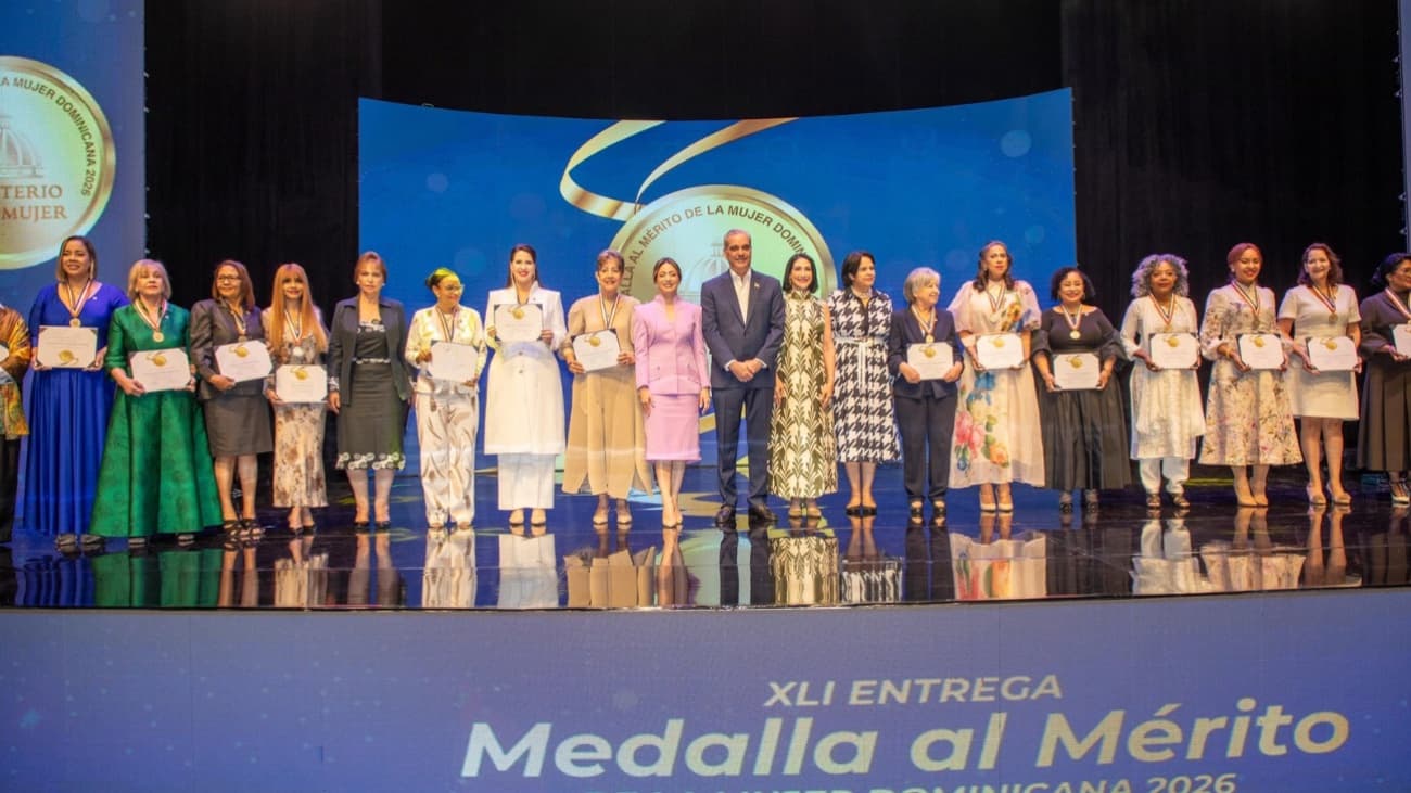 Presidente Abinader distingue a 22 mujeres dominicanas con la Medalla al Mérito de la Mujer por su liderazgo y contribuciones al país