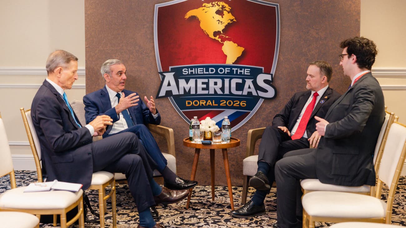 Presidente Abinader refuerza lazos comerciales con EE. UU. durante cumbre en Miami