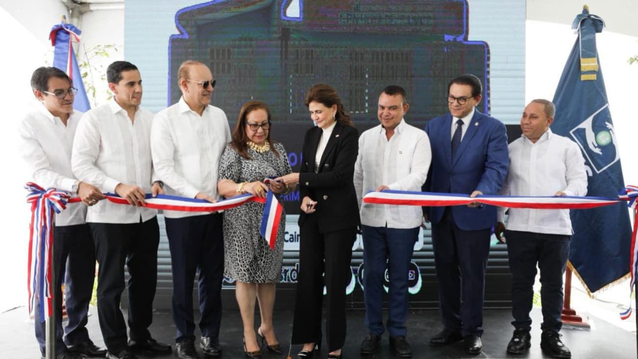 Vicepresidenta Raquel Peña entrega dos centros de salud en Santiago y La Vega; deja iniciados los trabajos del hospital de Pantoja