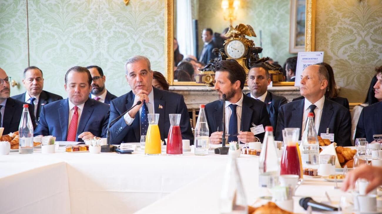 Abinader se reúne con empresarios franceses que destacan a RD como principal destino de inversión en el Caribe 🇩🇴🇫🇷
