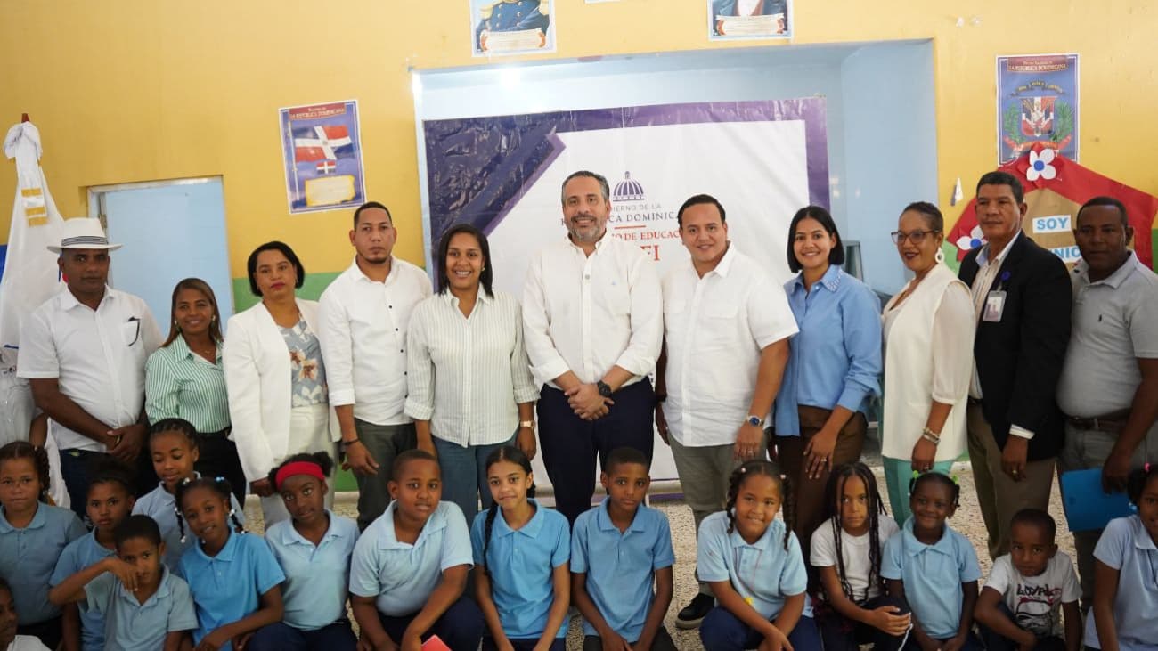 Inefi entrega canchas remozadas en Bahoruco y salda deuda histórica con la juventud deportiva
