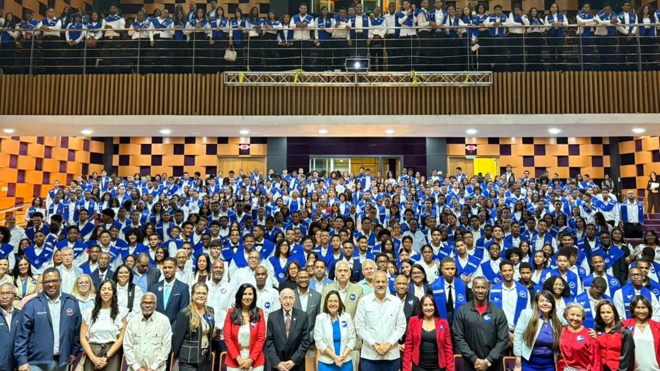 Más de 500 estudiantes se convierten en promotores contra el consumo de drogas en escuelas dominicanas