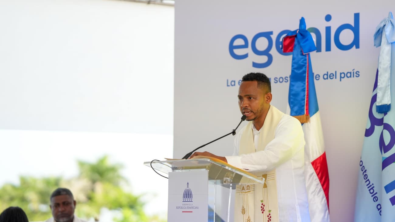Párroco resalta liderazgo de Abinader durante inauguración de carretera en Nagua