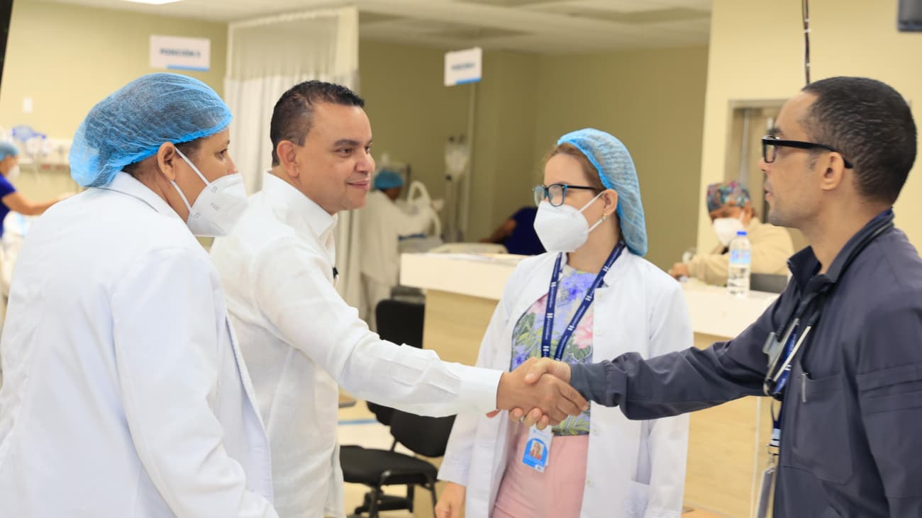 SNS supervisa hospital Mario Tolentino Dipp para fortalecer calidad en servicios de salud