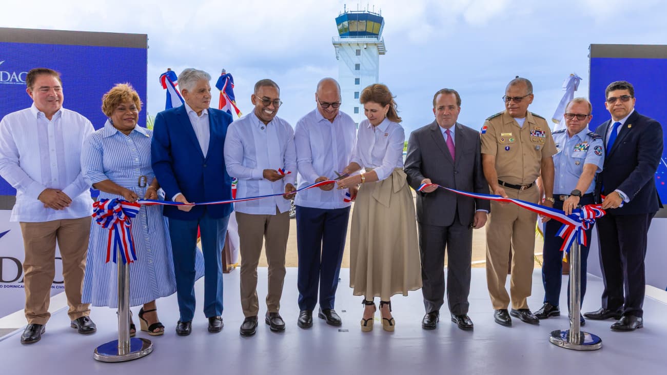Inauguran nueva torre de control y sistema de balizamiento en la Base Aérea de San Isidro