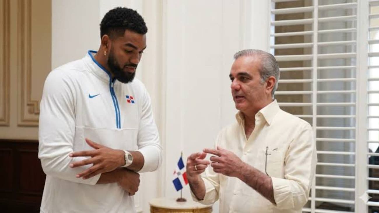 Abinader felicita a Karl-Anthony Towns por conquistar el campeonato de la NBA