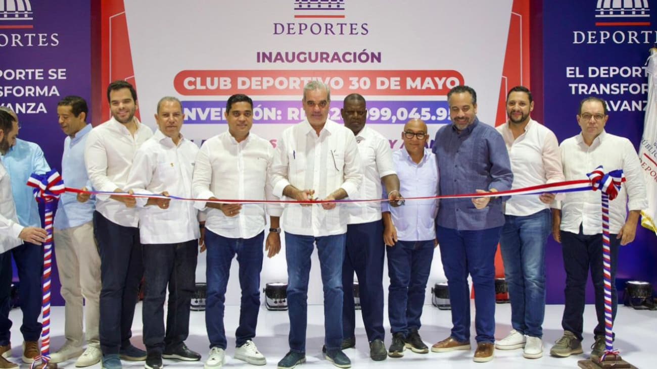 Abinader inaugura el techado del Club Deportivo 30 de Mayo tras cinco décadas de espera