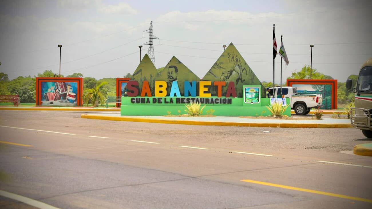 Presidente Abinader inaugura primer tramo de la carretera Cruce Los Quemados en Santiago Rodríguez