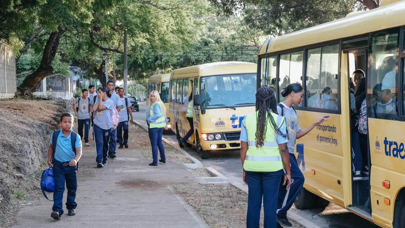 TRAE incorpora 29 nuevos autobuses para reforzar el transporte escolar en el año lectivo 2026-2027