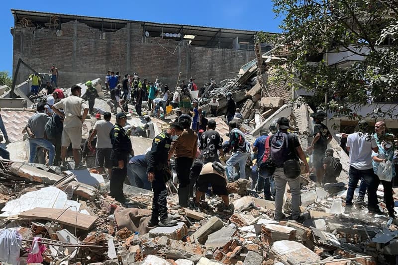 Cali decreta toque de queda y militarización tras terremoto que deja al menos 132 muertos en Colombia