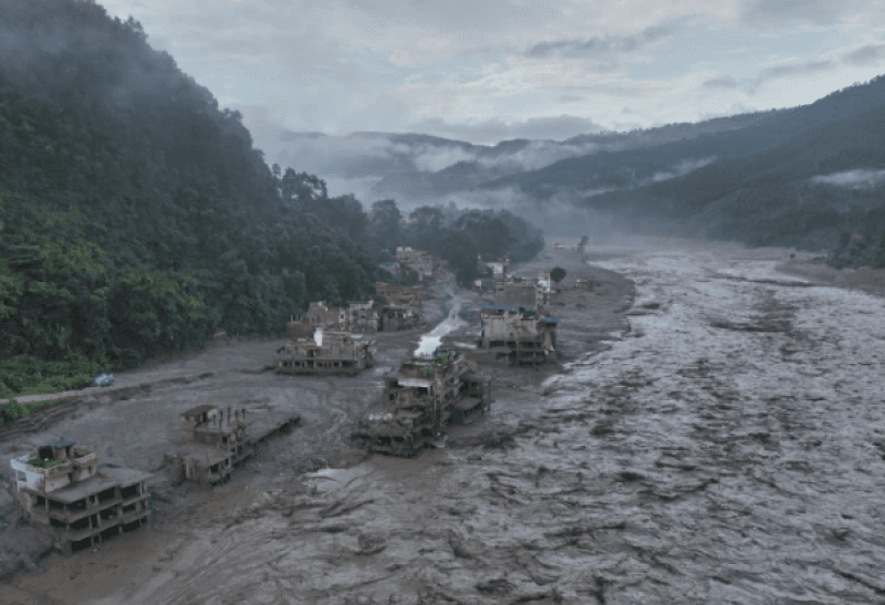 Nepal eleva a 939 los muertos por las inundaciones y mantiene a casi 4,000 personas desaparecidas