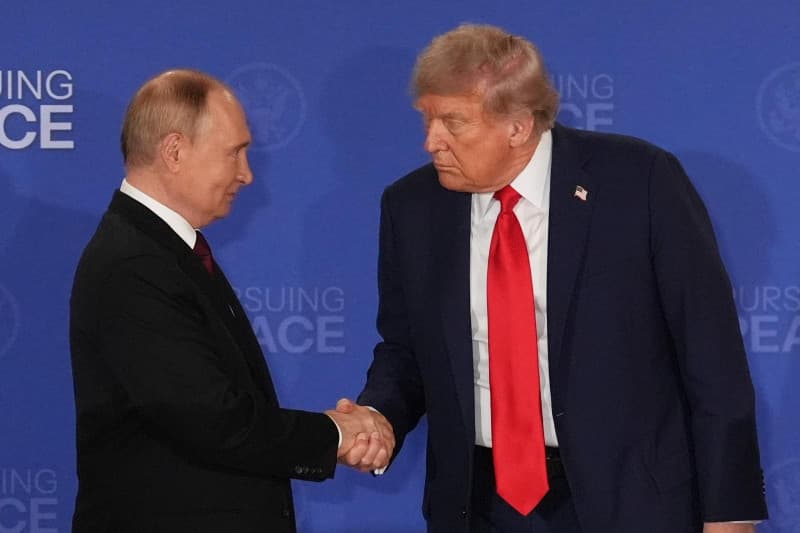 Trump prevé hablar con Putin tras reporte sobre muerte vinculada a peste neumónica en Siberia